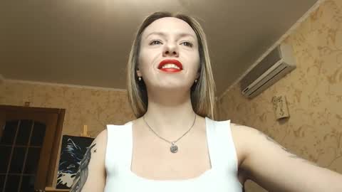 Snapshot of vanillamuffin chatting on January 2025 01:47:02 PM VanillaMuffin online show from January 2025 01:47:02 PM