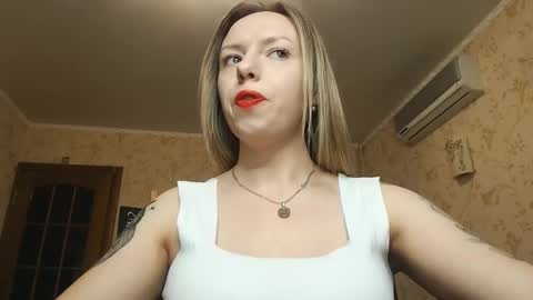 Snapshot of vanillamuffin chatting on January 2025 01:45:02 PM VanillaMuffin online show from January 2025 01:45:02 PM