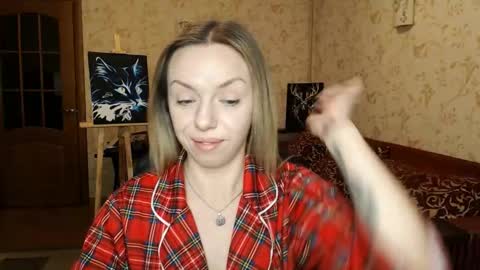 Snapshot of vanillamuffin chatting on February 2025 07:09:02 AM VanillaMuffin online show from February 2025 07:09:02 AM