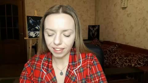 Snapshot of vanillamuffin chatting on February 2025 07:07:01 AM VanillaMuffin online show from February 2025 07:07:01 AM