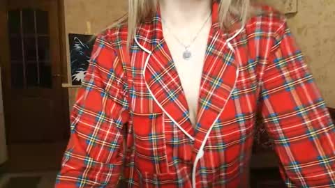 Snapshot of vanillamuffin chatting on February 2025 07:06:02 AM VanillaMuffin online show from February 2025 07:06:02 AM