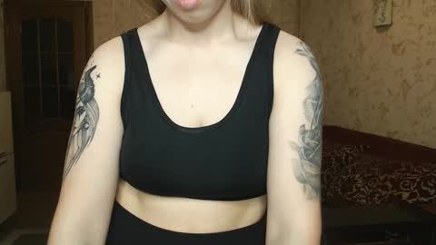 Snapshot of vanillamuffin chatting on February 2025 10:26:01 AM VanillaMuffin online show from February 2025 10:26:01 AM