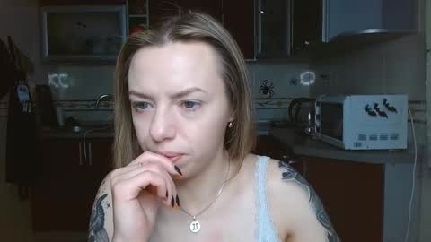 Snapshot of vanillamuffin chatting on November 2025 07:07:03 AM VanillaMuffin online show from November 2025 07:07:03 AM