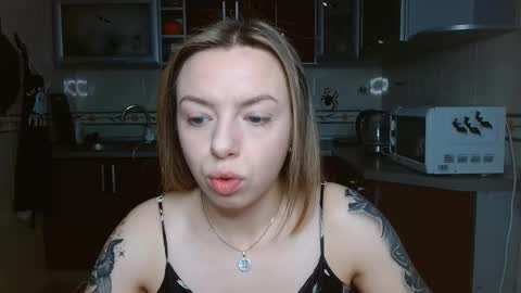 Snapshot of vanillamuffin chatting on November 2025 06:35:02 AM VanillaMuffin online show from November 2025 06:35:02 AM