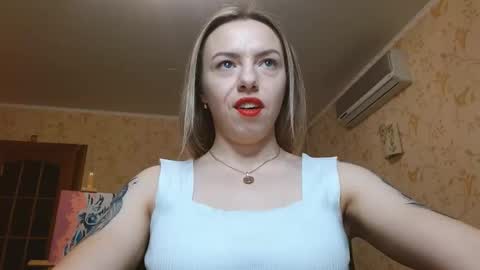 Snapshot of vanillamuffin chatting on November 2025 01:43:01 PM VanillaMuffin online show from November 2025 01:43:01 PM