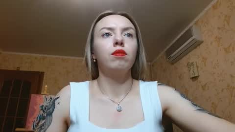 Snapshot of vanillamuffin chatting on November 2025 01:51:01 PM VanillaMuffin online show from November 2025 01:51:01 PM