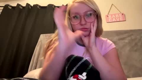 Snapshot of vanillapuddingpie chatting on January 2025 05:19:02 AM vanillapuddingpie online show from January 2025 05:19:02 AM