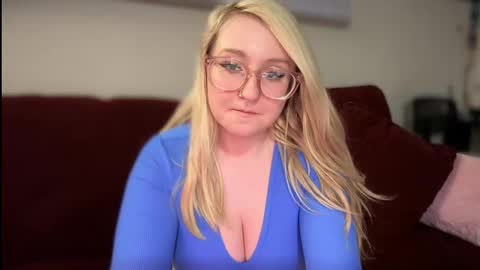 Snapshot of vanillapuddingpie chatting on February 2025 03:59:02 AM vanillapuddingpie online show from February 2025 03:59:02 AM