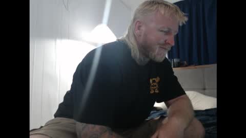 Vanillaking95 online show from December 2025 11:11:02 PM