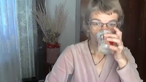 Snapshot of vanillaxcreamy chatting on October 2025 09:24:02 AM Vanillaxcreamy online show from October 2025 09:24:02 AM