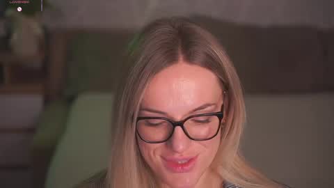 Sophie online show from April 2026 02:25:01 AM
