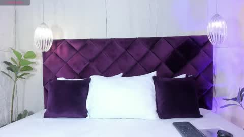 Snapshot of vannecamiel chatting on October 2025 12:02:02 PM V A N N E S A online show from October 2025 12:02:02 PM