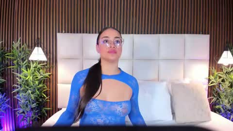 Snapshot of vannecamiel chatting on December 2025 11:52:02 AM V A N N E S A online show from December 2025 11:52:02 AM