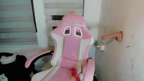 Snapshot of vannesasexyslutt chatting on November 2025 05:19:02 AM VANNESA online show from November 2025 05:19:02 AM