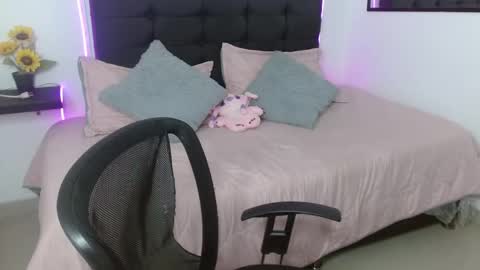 Snapshot of vannesweet_ chatting on February 2026 09:22:01 PM vane online show from February 2026 09:22:01 PM