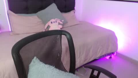 Snapshot of vannesweet_ chatting on February 2026 09:21:01 PM vane online show from February 2026 09:21:01 PM