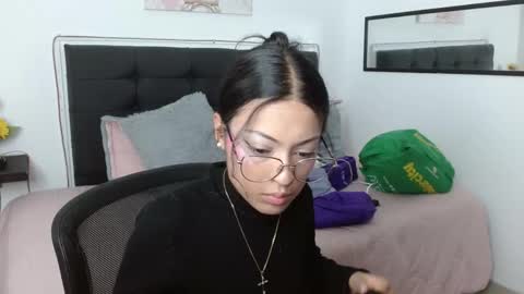 Snapshot of vannesweet_ chatting on February 2026 08:18:01 PM vane online show from February 2026 08:18:01 PM