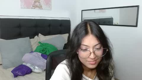 Snapshot of vannesweet_ chatting on May 2026 07:52:02 PM vane online show from May 2026 07:52:02 PM