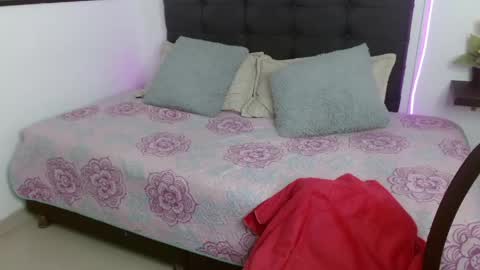 Snapshot of vannesweet_ chatting on May 2026 08:27:01 PM vane online show from May 2026 08:27:01 PM