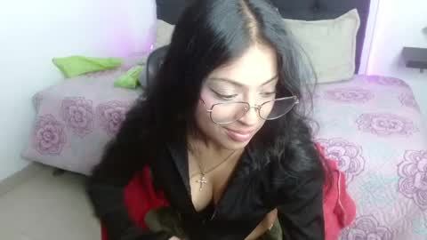Snapshot of vannesweet_ chatting on June 2026 08:26:01 PM vane online show from June 2026 08:26:01 PM