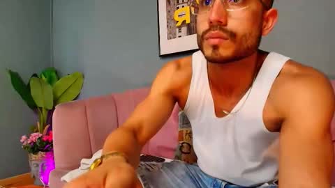 Snapshot of vans_ross chatting on February 2026 07:17:02 PM Vans Ross online show from February 2026 07:17:02 PM