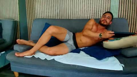 Snapshot of vans_ross chatting on February 2026 07:29:01 PM Vans Ross online show from February 2026 07:29:01 PM