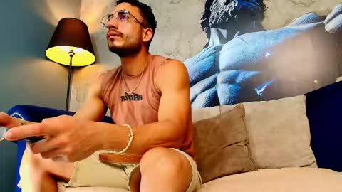 Snapshot of vans_ross chatting on February 2026 07:35:01 PM Vans Ross online show from February 2026 07:35:01 PM