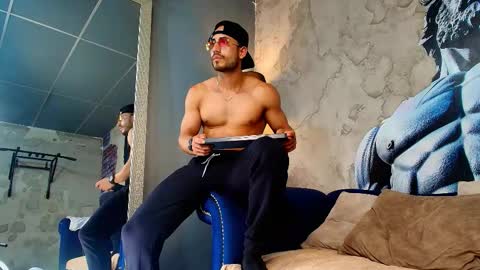 Snapshot of vans_ross chatting on February 2026 07:47:02 PM Vans Ross online show from February 2026 07:47:02 PM