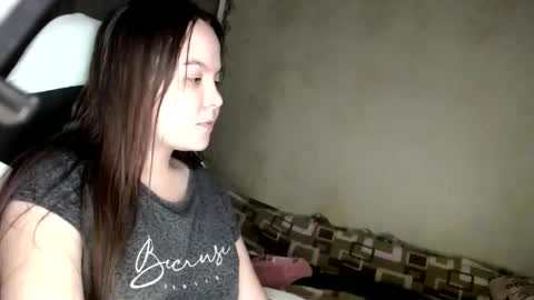 Var Kiss online show from November 2025 11:18:02 AM