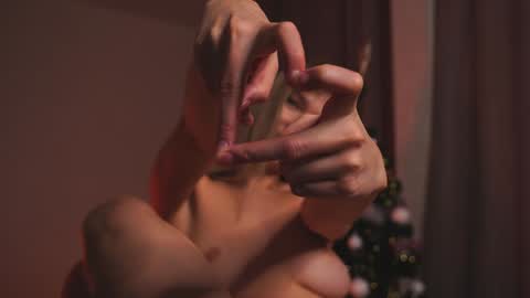 Snapshot of variety_moments chatting on January 2025 06:38:02 PM Heeeeey Im Hanna the art of tease online show from January 2025 06:38:02 PM