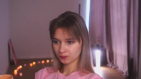 Snapshot of variety_moments chatting on March 2025 04:17:02 AM Heeeeey Im Hanna the art of tease online show from March 2025 04:17:02 AM