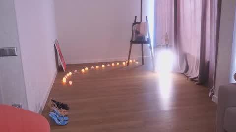 Snapshot of variety_moments chatting on March 2025 04:30:02 AM Heeeeey Im Hanna the art of tease online show from March 2025 04:30:02 AM