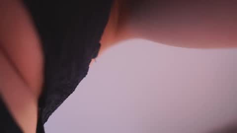 Snapshot of variety_moments chatting on March 2025 07:37:02 AM Heeeeey Im Hanna the art of tease online show from March 2025 07:37:02 AM