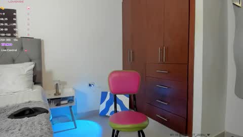 Hi Im Vayolet online show from November 2025 08:19:02 PM