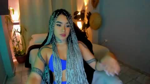 Snapshot of vayolett_bass chatting on May 2026 04:52:01 AM Vayolett Bass online show from May 2026 04:52:01 AM