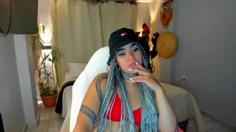Snapshot of vayolett_bass chatting on May 2026 02:45:01 PM Vayolett Bass online show from May 2026 02:45:01 PM