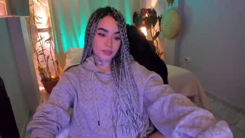 Snapshot of vayolett_bass chatting on May 2026 08:50:01 PM Vayolett Bass online show from May 2026 08:50:01 PM