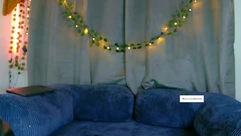 Snapshot of vayolett_dakotta chatting on November 2025 04:01:01 AM Vayolett online show from November 2025 04:01:01 AM