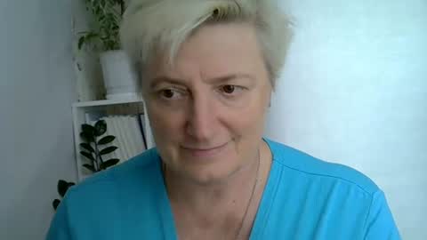 Snapshot of vea_motty chatting on July 2026 12:22:01 PM vea_motty online show from July 2026 12:22:01 PM