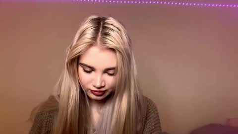 Monika online show from November 2025 05:36:02 PM