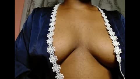 Snapshot of vee62 chatting on July 2026 12:15:02 AM vee62 online show from July 2026 12:15:02 AM
