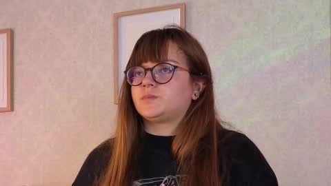 Vee Simons online show from October 2025 07:36:02 PM