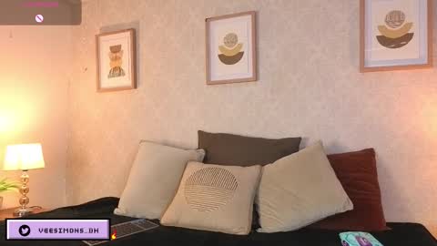 Vee Simons online show from February 2026 08:18:02 PM