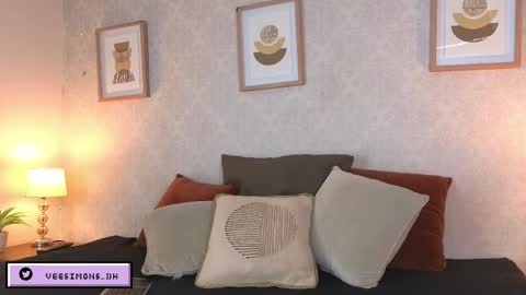 Snapshot of veesimons_dh chatting on April 2026 07:37:01 PM Vee Simons online show from April 2026 07:37:01 PM