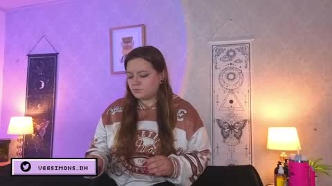 Snapshot of veesimons_dh chatting on June 2026 07:36:01 PM Vee Simons online show from June 2026 07:36:01 PM