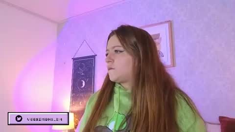 Snapshot of veesimons_dh chatting on June 2026 07:49:01 PM Vee Simons online show from June 2026 07:49:01 PM