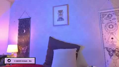 Snapshot of veesimons_dh chatting on July 2026 08:00:02 PM Vee Simons online show from July 2026 08:00:02 PM