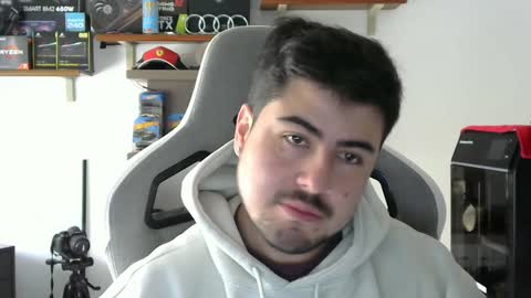 Snapshot of veils24 chatting on December 2024 05:19:01 PM Charles online show from December 2024 05:19:01 PM