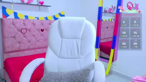 Snapshot of velinahoneyy chatting on June 2026 03:51:01 PM velinahoneyy online show from June 2026 03:51:01 PM