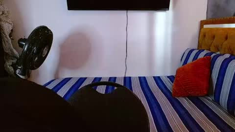 Snapshot of velk_hot1 chatting on June 2026 07:08:02 PM velk_hot1 online show from June 2026 07:08:02 PM